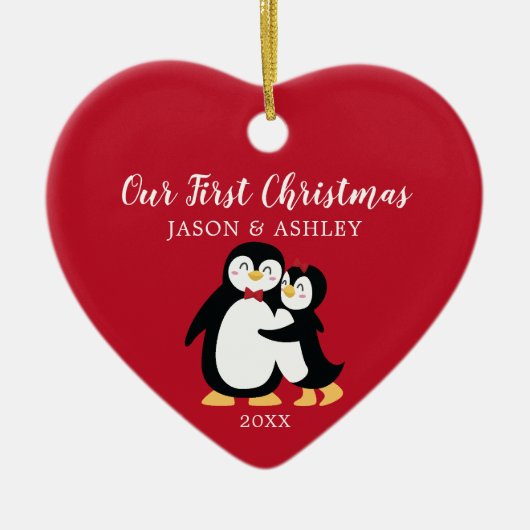 Penguin Love ons First Kerstfeest Keramisch Ornament (Voorkant)