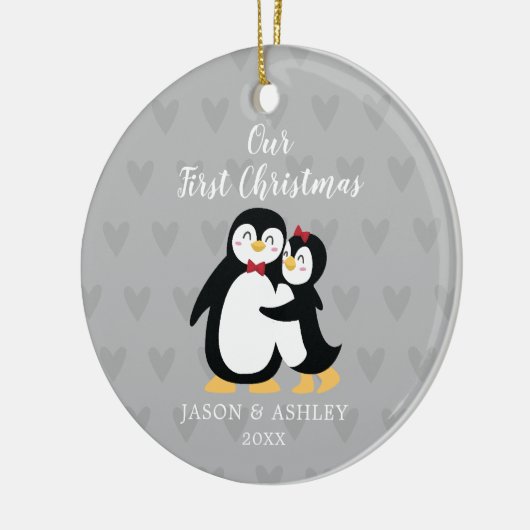 Penguin Love ons First Kerstfeest Keramisch Ornament (Links)