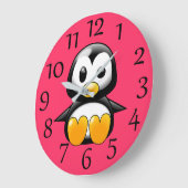Penguin op roze wandklok (Hoek)