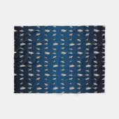 Penguin Party Fleece Deken (Donkerblauwe Mix) (Voorkant (Horizontaal))