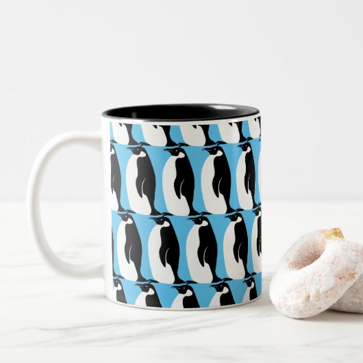 Penguin Pattern Aqua Black White Tweekleurige Koffiemok (Met donut)