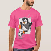 Penguin Playing Soccer Kicking Football Cute Carto T-shirt (Voorkant)