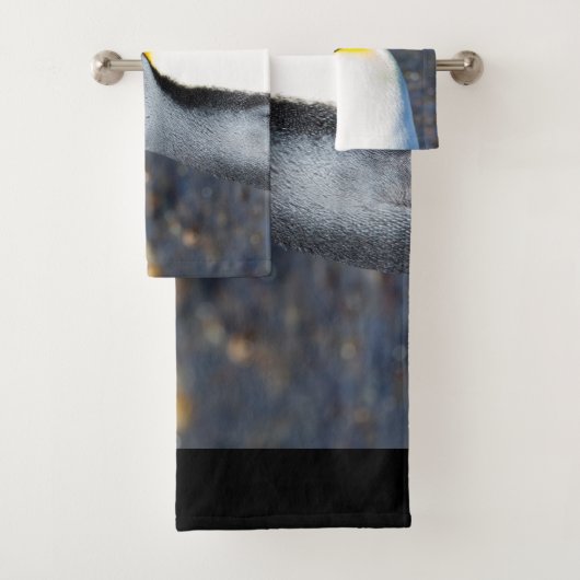 Penguin Portrait Bad Handdoek (Insitu)