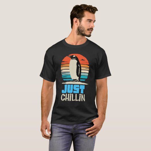Penguin Retro  Colorful Chillin Penguin T-shirt (Voorkant volledig)