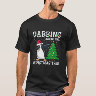 Penguin Santa Hat Dabbing Rond de kerstboom T-shirt