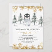 Penguin Winter Gold Snowflake Birthday Uitnodiging (Voorkant)