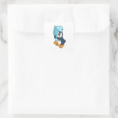 Penguin with Fish Vierkante Sticker (Tas)