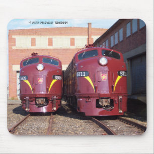 Pennsylvania Railroad E-8a,s (JTFS) 5809 en 5711 Muismat