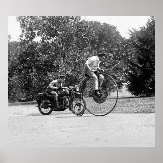 Penny Farthing vs. Motorcycle, jaren 20 Poster (Voorkant)