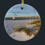 Pensacola Sand Dunes Pier Morning Circle Ornament<br><div class="desc">Ornament met een rustige vroege ochtend op Pensacola Beach, Florida, Verenigde Staten langs de Emerald Coast. Ik legde deze stand vast door een aantal met zee havergras begroeide zandduinen op zoek naar de golfvispier en een badmeesterstation. Op zoek naar meer prints of producten? Bezoek gerust mijn winkel: http://www.zazzle.com/timelessmomentsphtgy Deze foto...</div>