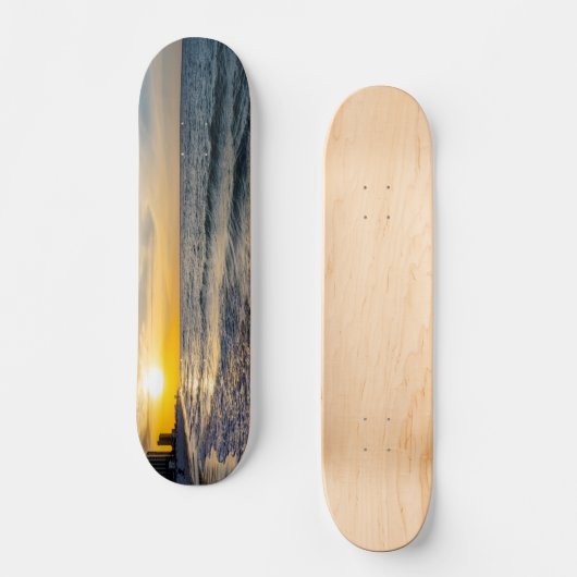 Pensacola Splashing Waves Sunrise Skateboard (Voorkant)