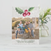 Penseded Holly and Berries Holiday Foto Feestdagenkaart (Staand voorkant)