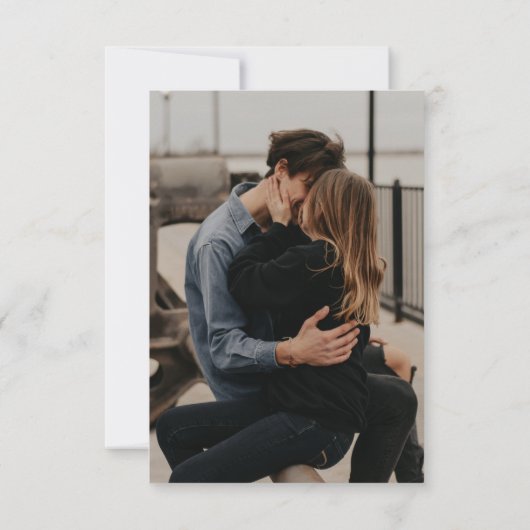 Penseel Gold Script Beter samen Verloving Foto Save The Date (Achterkant)