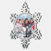 Penseel Script Family Photo Merry Kerstmis Tin Sneeuwvlok Ornament (Rechts)