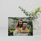 Penseel-Script-fotoweddenschap De datum opslaan Folie Uitnodiging Briefkaart (Staand Voorkant)