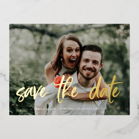 Penseel-Script-fotoweddenschap De datum opslaan Folie Uitnodiging Briefkaart (Voorkant)