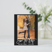 Penseel Script Modern Couple Photo Save the Date Briefkaart (Staand voorkant)