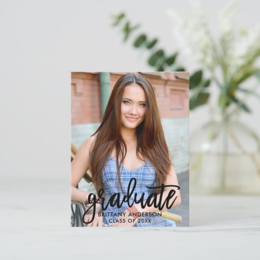 Penseel Script Modern Gradun Party Foto Uitnodiging Briefkaart (Staand voorkant)