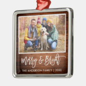 Penseel Script Rustic Wood Merry and Bright Family Metalen Ornament (Links)