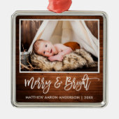 Penseel Script Rustic Wood Merry en Bright Baby Metalen Ornament (Voorkant)