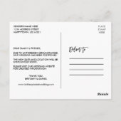 Penseel Script Wedding Postponed Love is Patiënt Briefkaart (Achterkant)