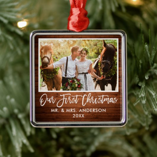 Penseel Script Wood Weddenschap onze eerste Kerstm Metalen Ornament (Boom)