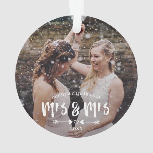 Penseelscript Eerste Kerstmis Mrs. Foto Ornament (achterkant)