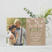 Penseelscript Eucalyptus Jar Lights Kraft Foto Save The Date (Staand voorkant)
