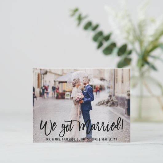 Penseelscript we zijn getrouwd Foto Mr en Mrs. Briefkaart (Staand voorkant)