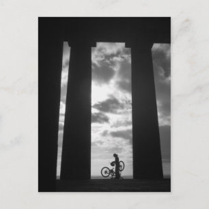 Penshaw Monument met Briefkaart van Biker