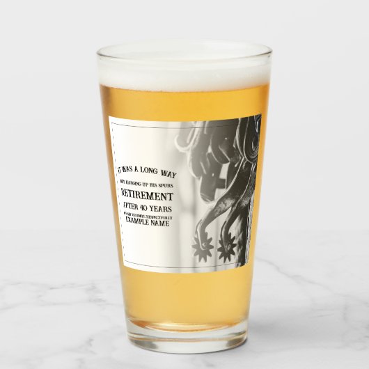 Pensioen aankondiging met oude sporen glas (Voorkant gevuld)