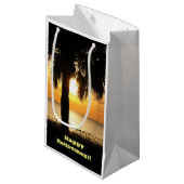 Pensioen, Gift bag, palmboom in zonsondergang. Klein Cadeauzakje (Voorkant Gekanteld)