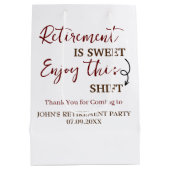 Pensioen is zoet Geniet van deze shift pensioen Medium Cadeauzakje (Achterkant)