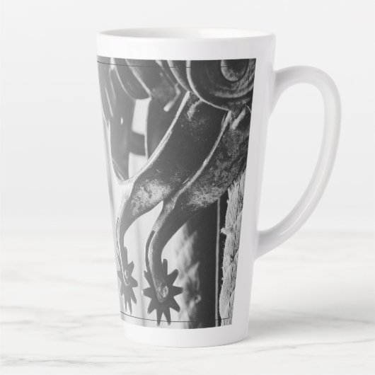 Pensioenaankondiging met oude sporen latte mok (Rechts)