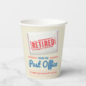 Pensioenpartij postpostale werknemers in ruste papieren bekers (Achterkant)