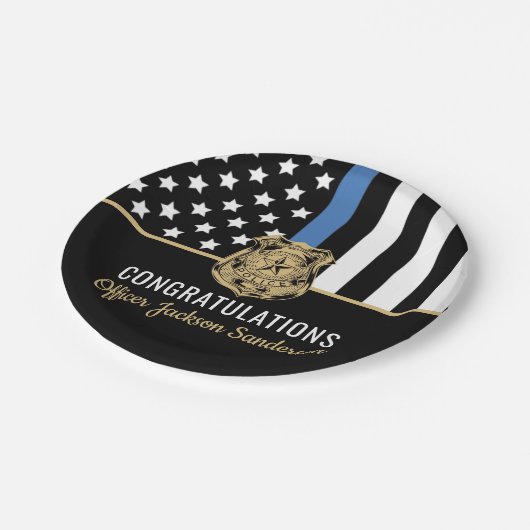 Pensioenwet van politiebeambte met blauwe lijn vla papieren bordje (Gekanteld)