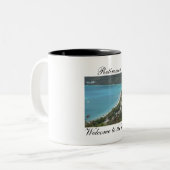 Pensionering, Welkom op het strand - Gepersonalise Tweekleurige Koffiemok (Voorkant links)