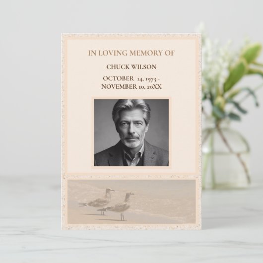 Pensive Seagulls & Sand Funeral Bereavement Kaart (Staand voorkant)