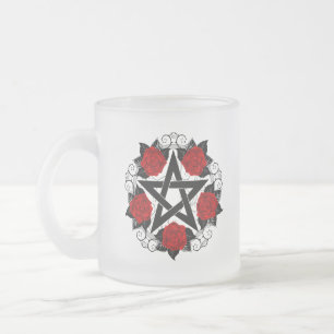 Pentagram met rode rozen matglas koffiemok