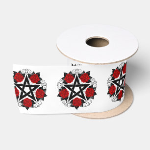 Pentagram met rode rozen satijnen lint