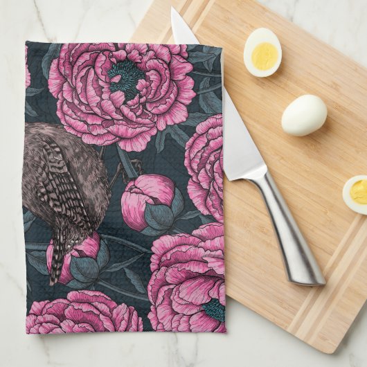 Peonies and wrens on dark gray theedoek (Quarter Fold)