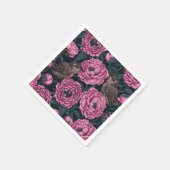 Peonies en draden op donkergrijs servet (Hoek)