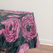 Peonies en draden op donkergrijs tafelkleed (Voorbeeld)