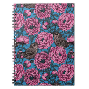 Peonies en kippen op blauw notitieboek
