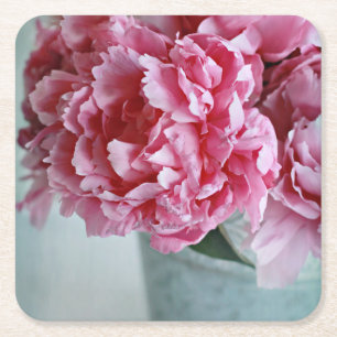 Peonies op de tabel kartonnen onderzetters