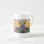 Peony en het bijenporselein porselein kop (Voorkant rechts)