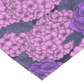 Peony en hydrangea in roze en violet tafelkleed (Gekanteld)