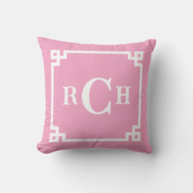 Peony Pink Reverse Chinoiserie Greek Key Monogram Kussen (Voorkant)