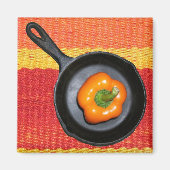 Pepper in Iron Skillet Magnet (Voorkant)