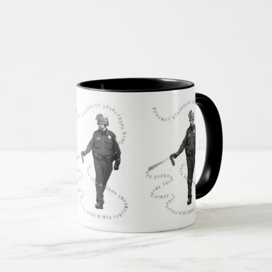 Pepper Spray Man op Two-Tone Mok (Voorkant rechts)